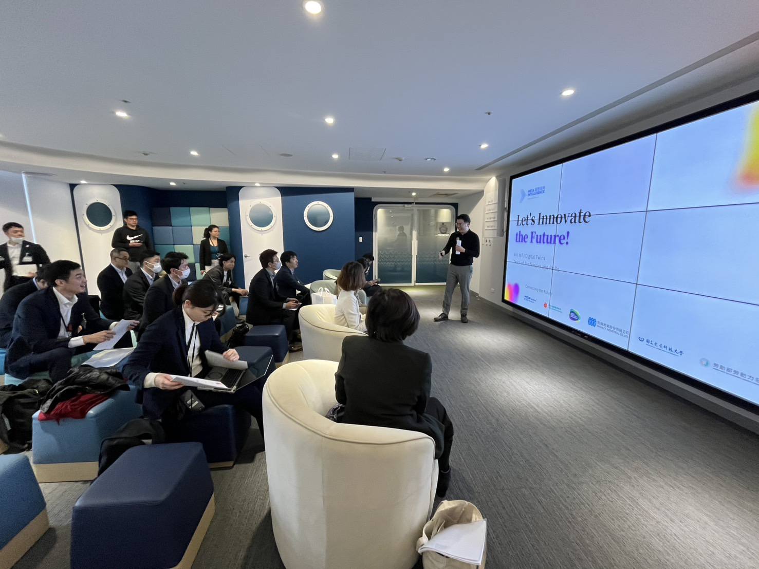 超智諮詢與大阪商業參訪團分享AI