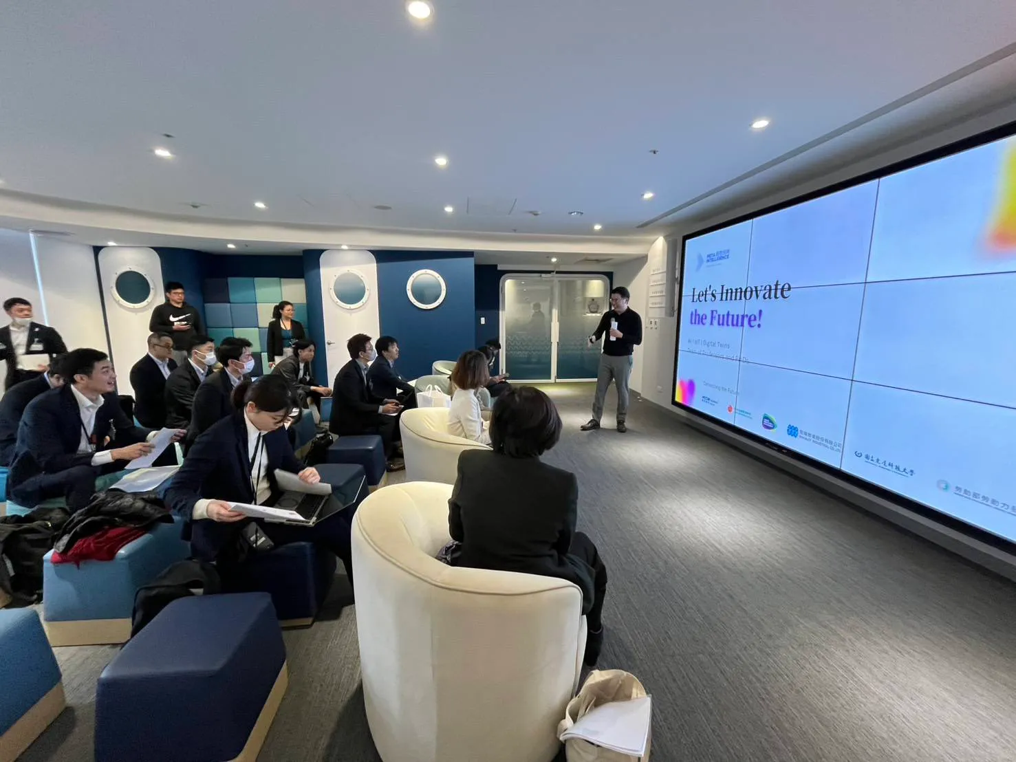 超智諮詢與大阪商業參訪團分享AI